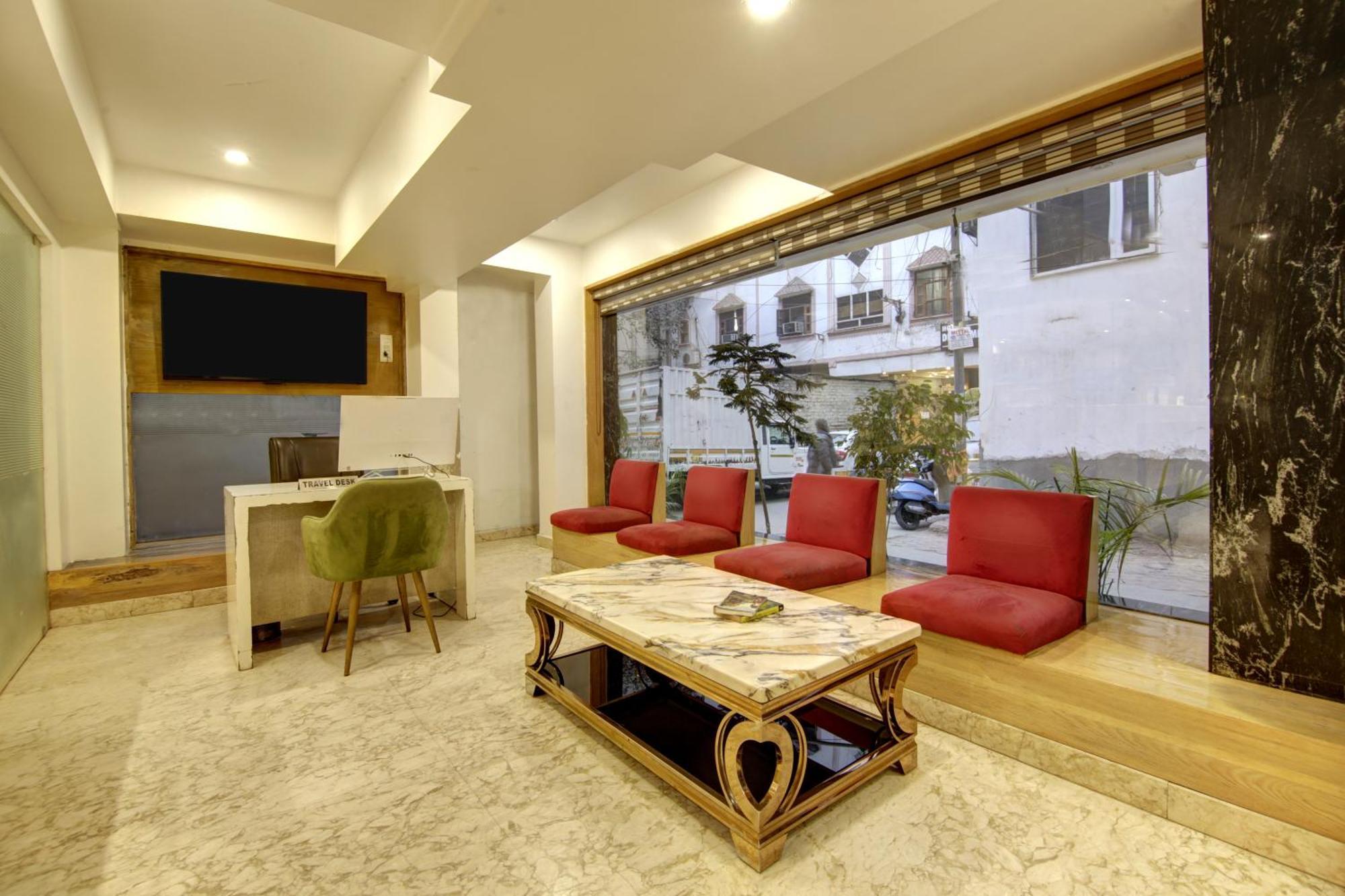 The Shanti Plaza - New Delhi Exteriör bild