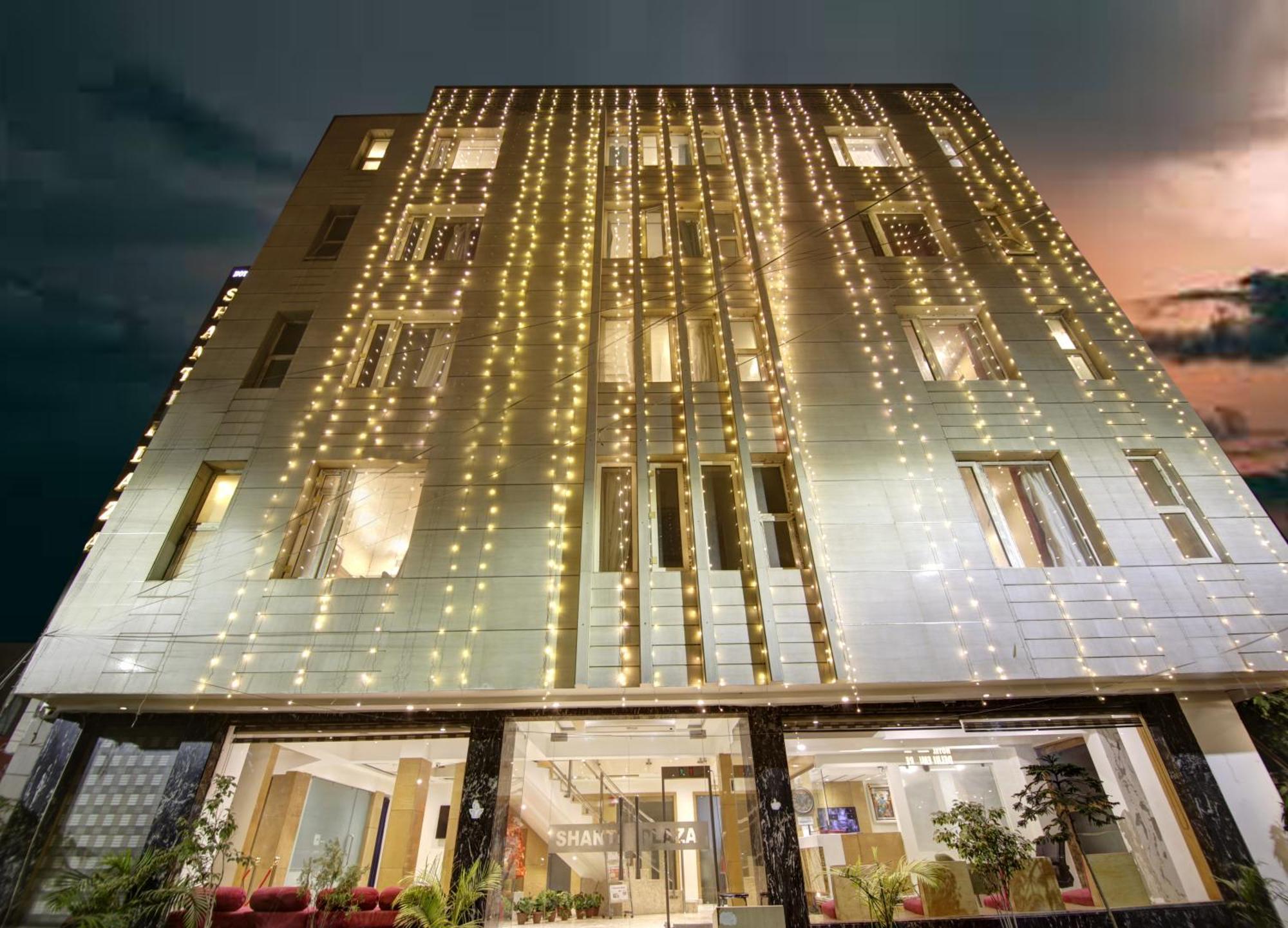 The Shanti Plaza - New Delhi Exteriör bild