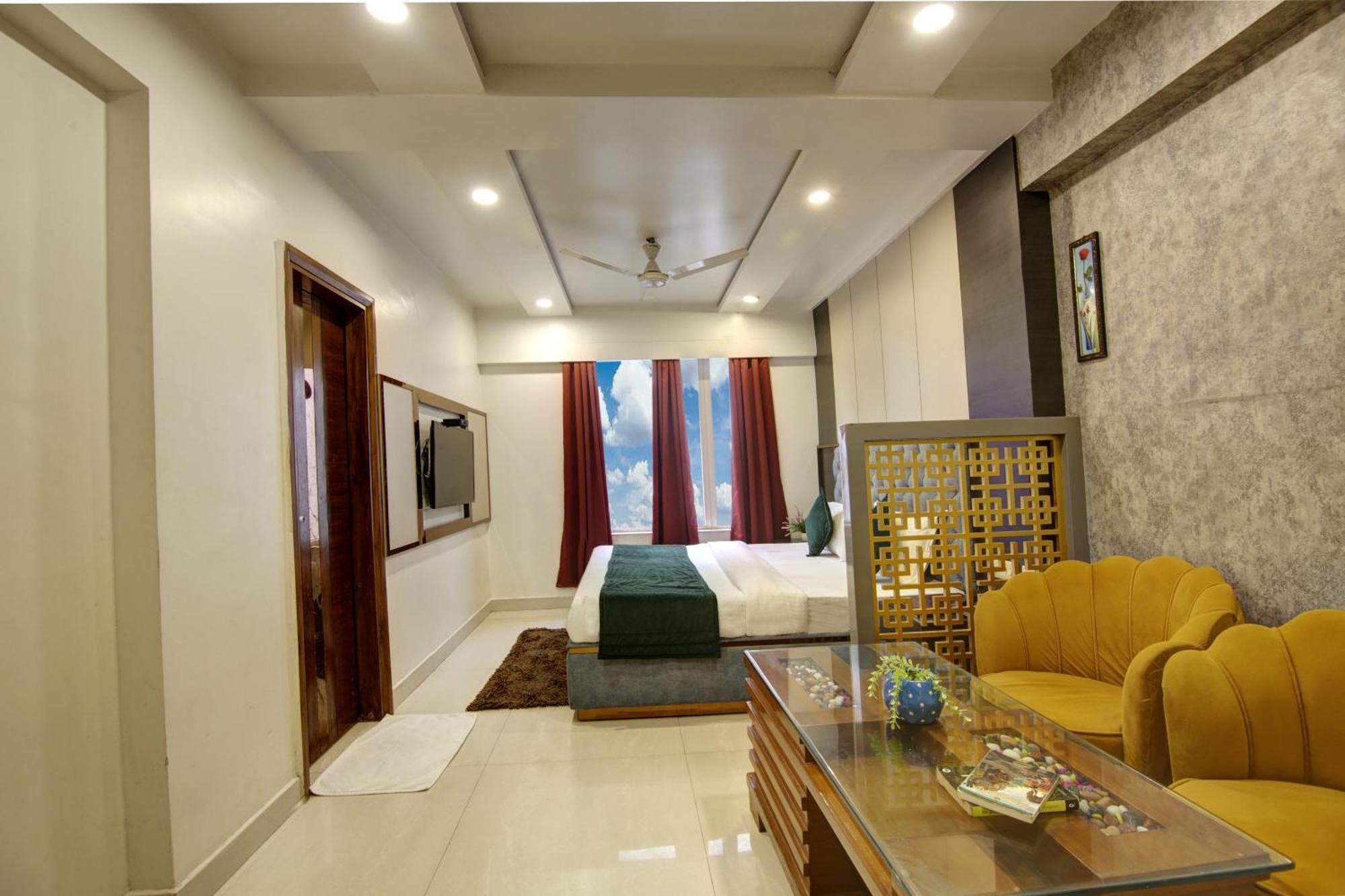 The Shanti Plaza - New Delhi Exteriör bild