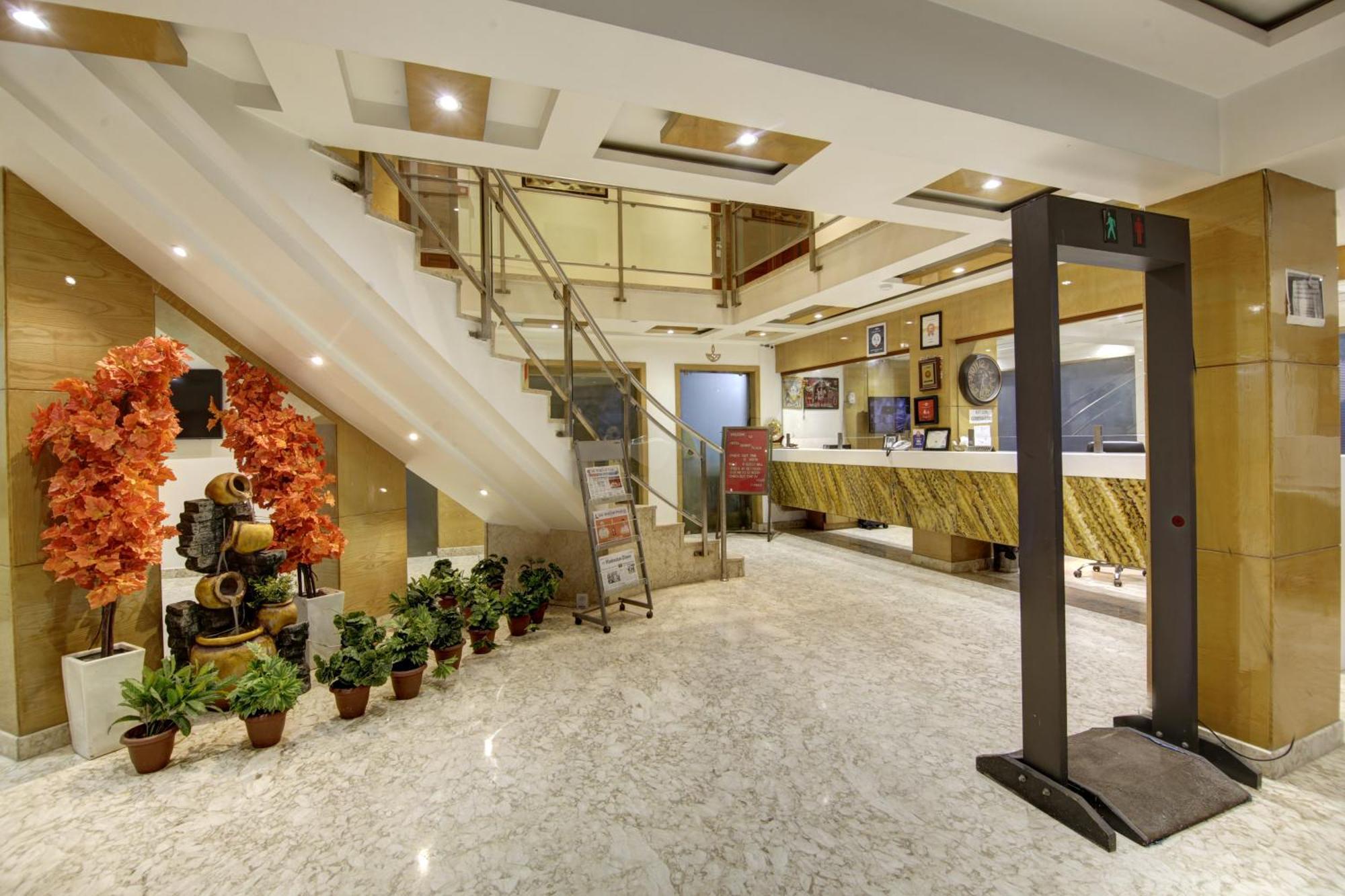 The Shanti Plaza - New Delhi Exteriör bild