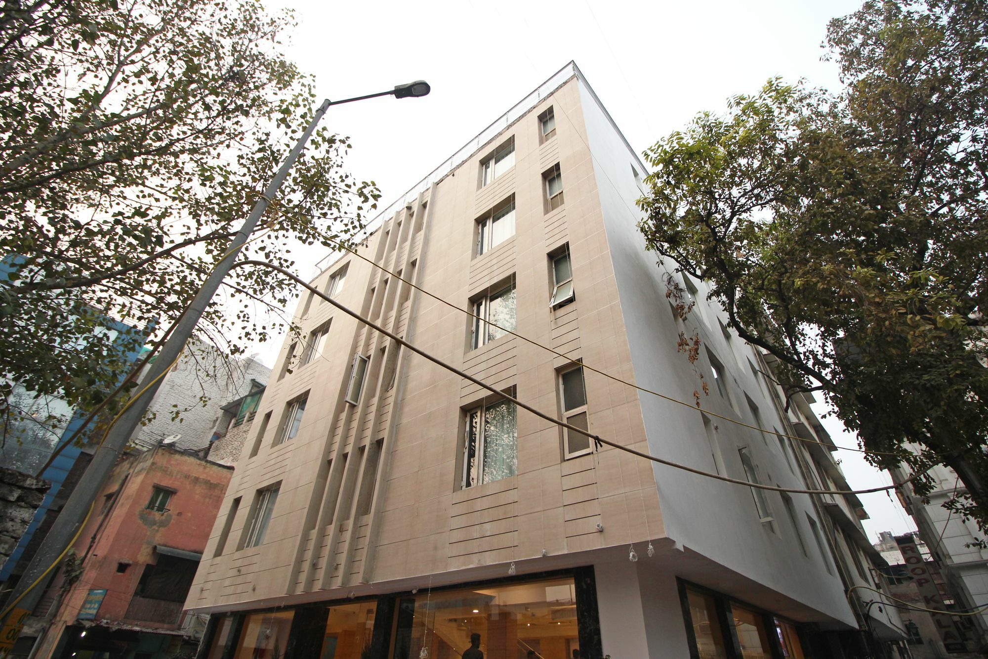 The Shanti Plaza - New Delhi Exteriör bild