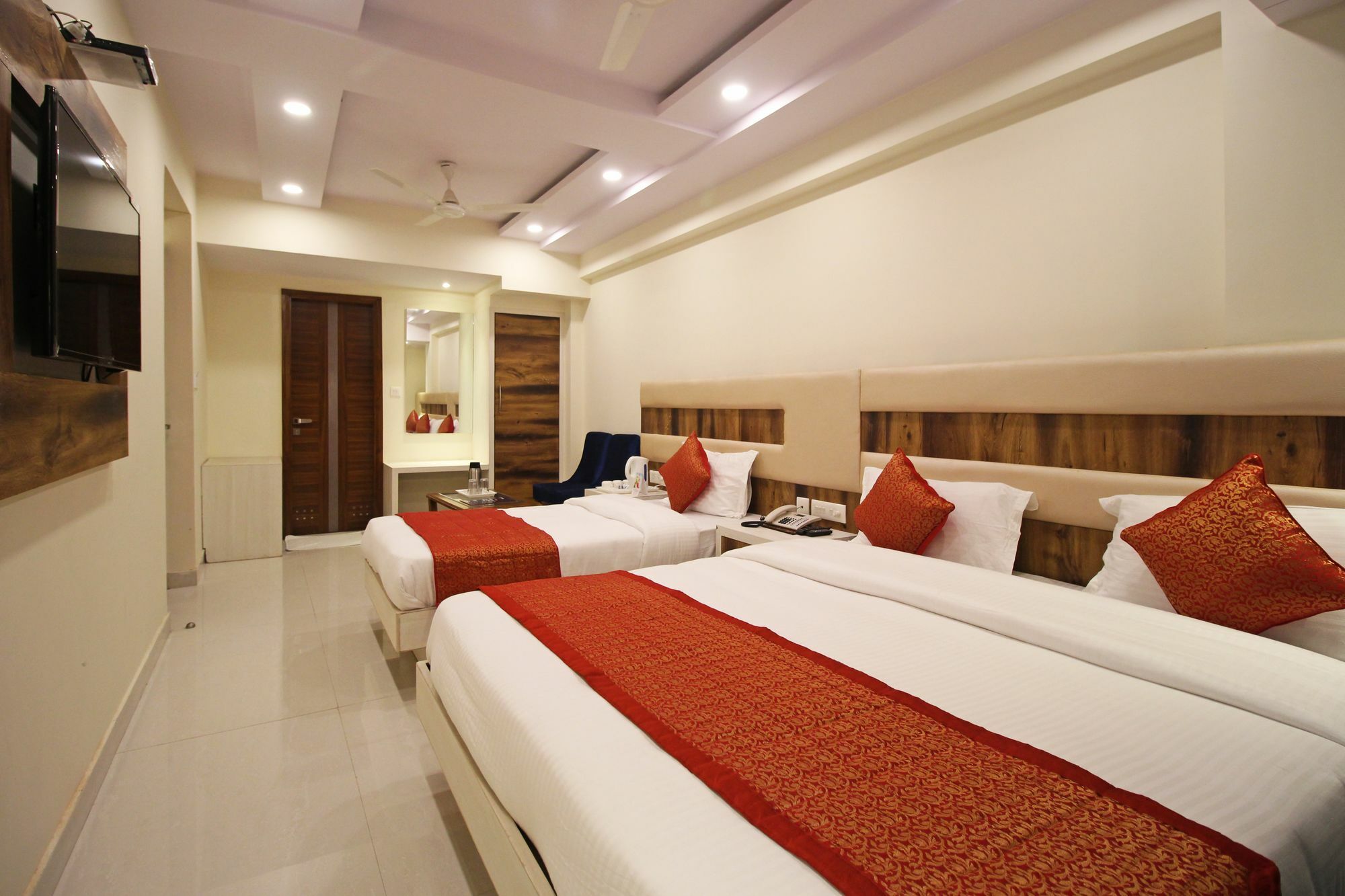 The Shanti Plaza - New Delhi Exteriör bild